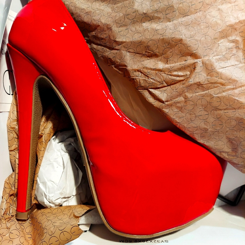 Red patent leather platform heel